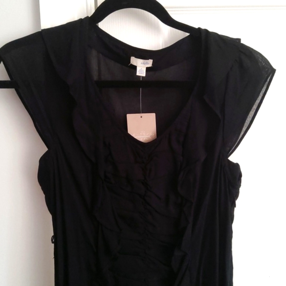 ANTHROPOLOGIE💥New💥Black Ruffle Detail Top